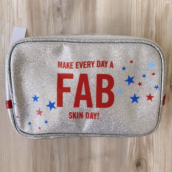 ❤️ First Aid Beauty Skincare Bundle NWOT - Picture 2 of 7